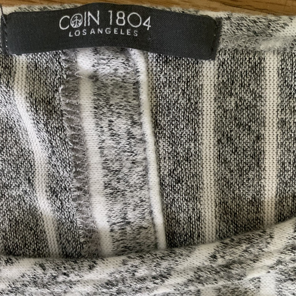 COIN 1804 Women's Gray/White Stripe Cozy 3/4 Sleeve Button Back Tunic Top XL-EUC - Picture 2 of 6